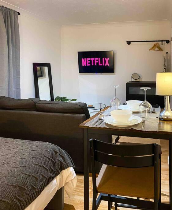 Cozy Studio Near Train Station CBG Dış mekan fotoğraf
