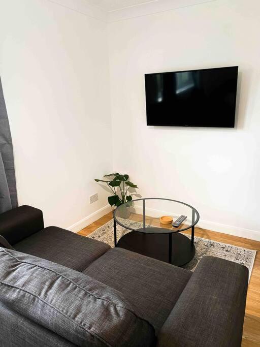 Cozy Studio Near Train Station CBG Dış mekan fotoğraf